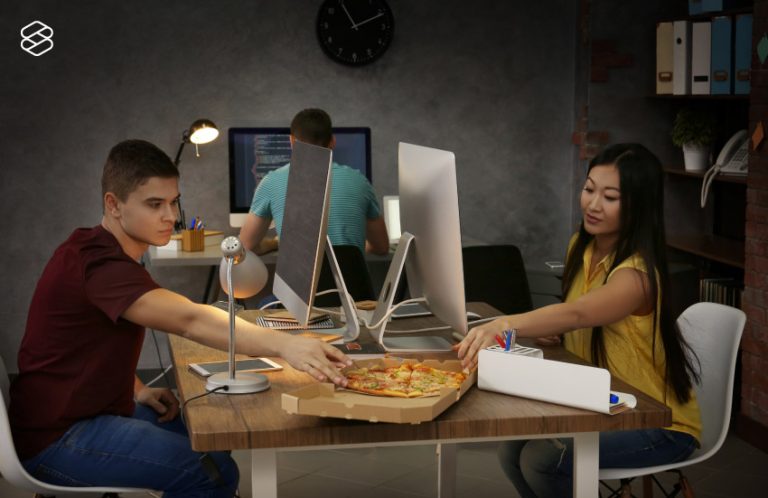 программист заказывает пиццу онлайн 2010 год стиль ретро