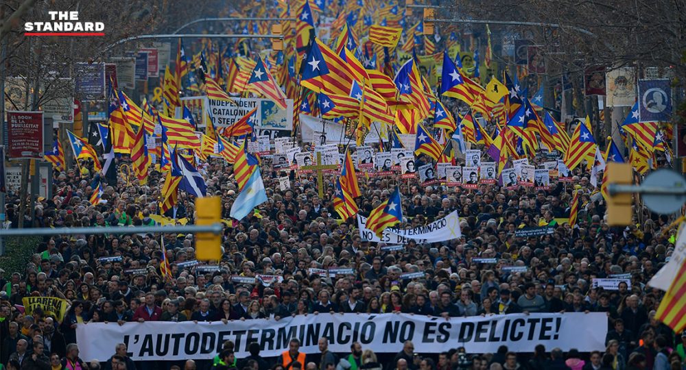 Catalonia trial protests draw 200,000 people