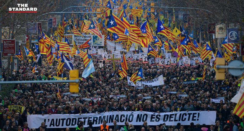 Catalonia trial protests draw 200,000 people