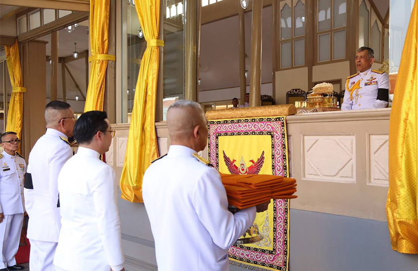 King Maha Vajiralongkorn attends cremation of Vichai Srivaddhanaprabha