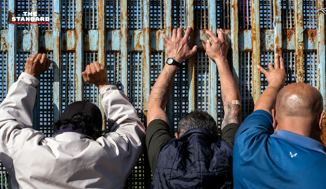 Trump Vows Veto After Congress Blocks Build Border Wall