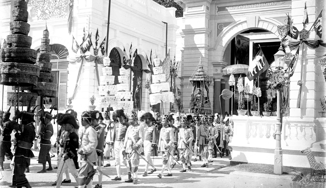ภาพเก่าหาชมยาก พระราชพิธีบรมราชาภิเษกรัชกาลที่ 6 จากหอจดหมายเหตุ – THE ...