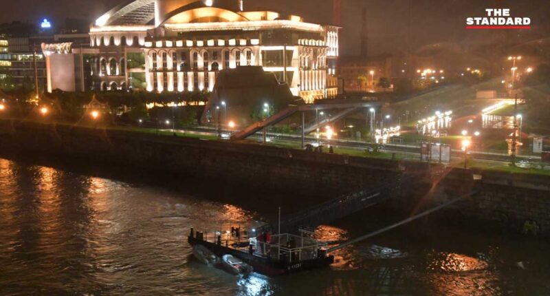 hungary-sightseeing-boat-sinks-on-danube-river