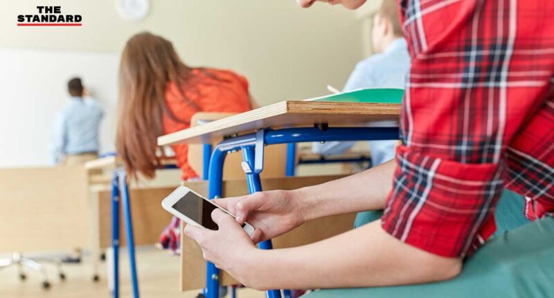 australia Banning mobile phones in schools