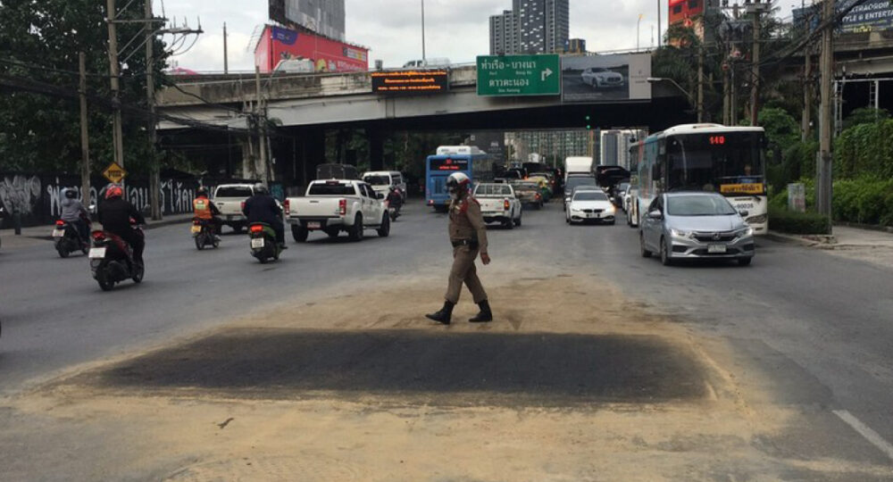 ซ่อมถนนเพชรบุรี