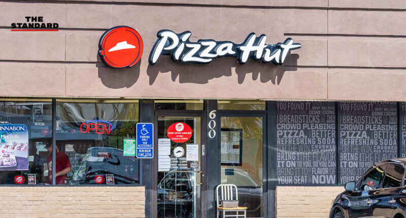 ไม่ทำแล้ว ร้าน Pizza Hut แฟรนไชส์รายใหญ่ที่สุดในสหรัฐฯ ประกาศปิดถาวร 300 สาขา ขายที่เหลืออีก 1 พันสาขา หลังยื่นล้มละลาย