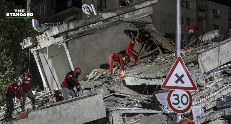 แผ่นดินไหวรุนแรงขนาด 7.0 เขย่าตุรกี-กรีซ เสียชีวิตอย่างน้อย 26 ราย เกิดสึนามิขนาดเล็กหลายจุด
