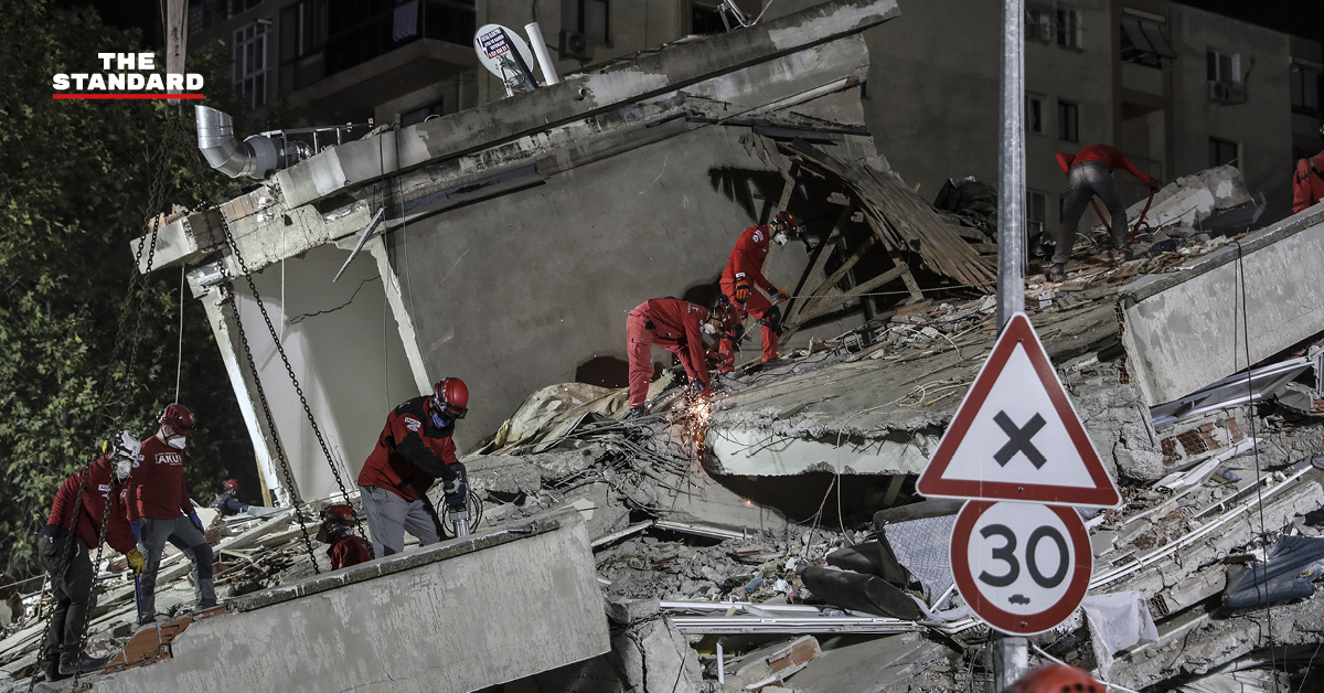 แผ่นดินไหวรุนแรงขนาด 7.0 เขย่าตุรกี-กรีซ เสียชีวิตอย่างน้อย 26 ราย เกิดสึนามิขนาดเล็กหลายจุด