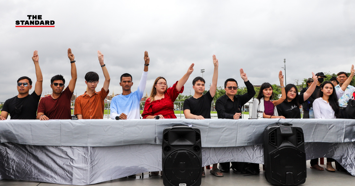 คณะราษฎรเปิดยุทธวิธี ‘กินข้าวทีละคำ’ ไม่ลดเพดาน นัดชุมนุมใหญ่ 14 ตุลา ปักหลักค้างคืนจนกว่าจะบรรลุเป้าหมาย