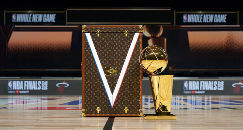 Louis Vuitton ออกแบบหีบถ้วยรางวัล Larry O’Brien ของการแข่งขัน NBA รอบไฟนอลเป็นครั้งแรก