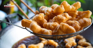 พาชิมปาท่องโก๋ 2 ร้านไร้ชื่อ แต่เป็นที่รู้จักทั้งสองฝั่งของแม่น้ำเจ้าพระยา