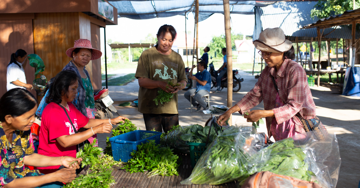 พระราชดำริค้ำจุนสังคม 6 องค์กรประยุกต์ใช้รับวิกฤตเศรษฐกิจที่คนไทย 3.6 ล้านคนอยู่ในสภาพตกงาน