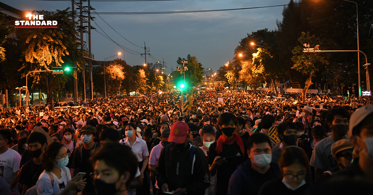 คณะราษฎรประกาศปักหลักทำเนียบฯ อย่างน้อย 3 วัน