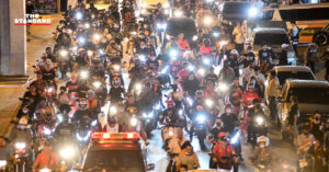 #ม็อบ28พฤศจิกา ชุมนุมสำโรง-แยกบางนา สนับสนุนข้อเรียกร้องราษฎร จี้รัฐบาลยกเลิกดำเนินคดี ม.112