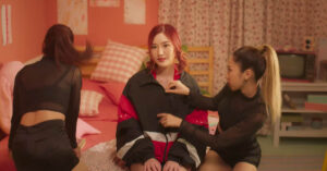 ซิงเกิลแรกจาก Natherine ที่ได้สองหนุ่ม Lipta มาร่วมสร้างสรรค์บทเพลงแอบรักสุดหวานที่ขอถามทุกคนว่า ‘จีบก่อนผิดไหม’