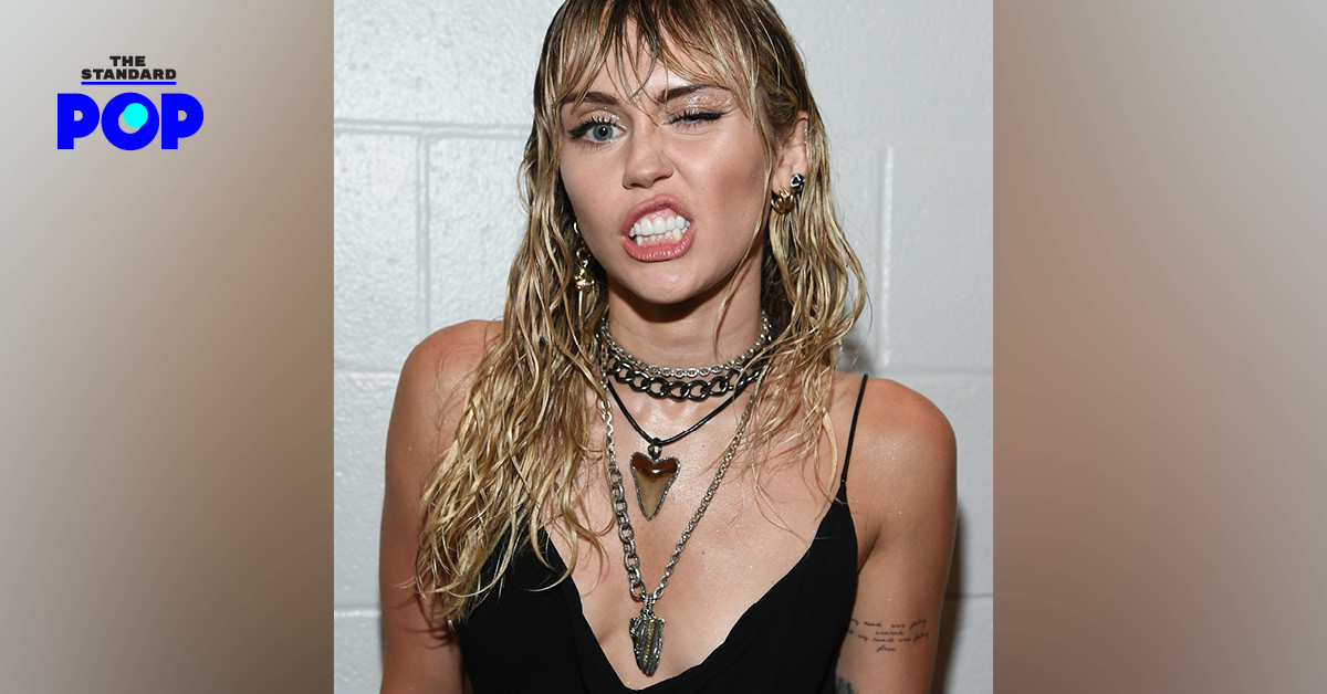 Miley Cyrus ออกมาเปิดเผยว่าเธอกลับมาใช้ชีวิตอย่างมีสติได้ 2 สัปดาห์แล้ว หลังเผลอกลับไปดื่มเหล้าอีกครั้งในช่วงที่ต้องกักตัว