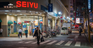 เมื่อร้านสไตล์อเมริกันขายได้ยากในญี่ปุ่น Walmart จึงต้องขายหุ้น Seiyu จนเหลือสัดส่วนแค่ 15%
