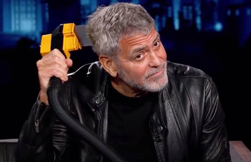 นักแสดงรุ่นเก๋า George Clooney เปิดเผยในรายการ CBS Sunday Morning ว่าเขาตัดผมเองมาตลอดช่วงโควิด-19