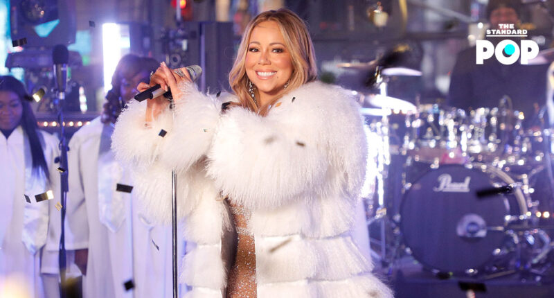 เพลง All I Want for Christmas is You ของ Mariah Carey ครองอันดับ 1 บนชาร์ตอังกฤษครั้งแรกในรอบ 26 ปี