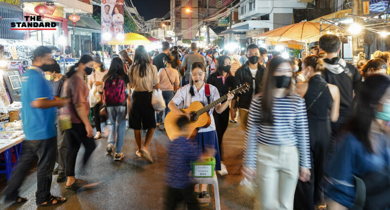 “มีแต่คนเดินไม่มีคนซื้อ” เสียงสะท้อนจากแม่ค้าถนนคนเดินวัวลาย เชียงใหม่