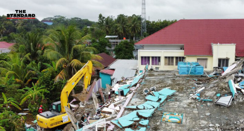แผ่นดินไหว-น้ำท่วมอินโดนีเซีย ดับแล้ว 96 ราย ไร้ที่อยู่อาศัยเกือบ 7 หมื่นราย