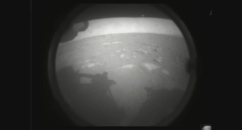 ยาน-Perseverance-ของ-NASA-ลงจอดบนดาวอังคารสำเร็จ-ก่อนเริ่มภารกิจค้นหาร่องรอยสิ่งมีชีวิต