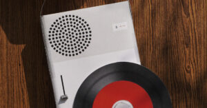 ‘Braun TP1 by Dieter Rams’ หนึ่งในไอเท็มที่ดีไซเนอร์จาก Slowmotion อยากให้ลูกหลานเผาไปให้ในพิธีกงเต๊ก