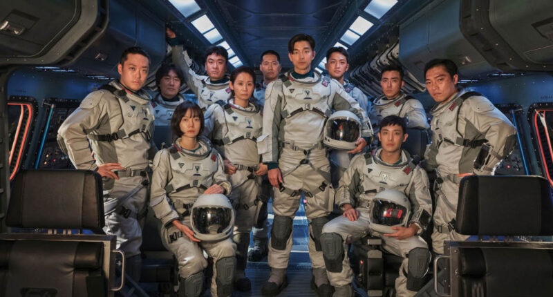 กงยู แบดูนา อีจุน กับลุคนักบินอวกาศใน Silent Sea ซีรีส์ไซไฟสุดล้ำจาก Netflix