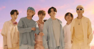 ชุดที่ BTS สวมใส่ในเอ็มวี Dynamite ได้รับการประมูลไปกว่า 4.8 ล้านบาท โดยรายได้ทั้งหมดมอบให้การกุศล