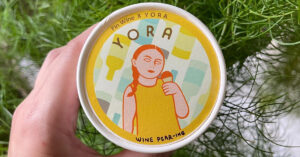 เปลี่ยนบรรยากาศให้การกินของหวานด้วย ‘Wine Pear-ing’ ไอศกรีมรสไวน์จากคราฟต์แบรนด์ Yora และ Fin Wine