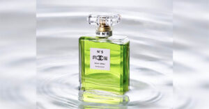 บริษัท MSCHF ปล่อยบอดี้สเปรย์ Axe No.5 ที่นำกลิ่น Axe มาใส่ในขวดน้ำหอม Chanel และขายในราคา 12,000 บาท