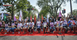 ตำรวจเตรียมแจ้งข้อหาชุมนุมเดินทะลุฟ้าข้างทำเนียบรัฐบาล ผิด พ.ร.ก. ฉุกเฉิน-กีดขวางการจราจร