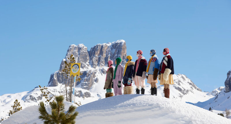 Miu Miu Fall/Winter 2021 คอลเล็กชันสำหรับคนที่อยากหนีความเป็นจริง เพื่อไปเล่นสกีบนเทือกเขา Dolomites ประเทศอิตาลี