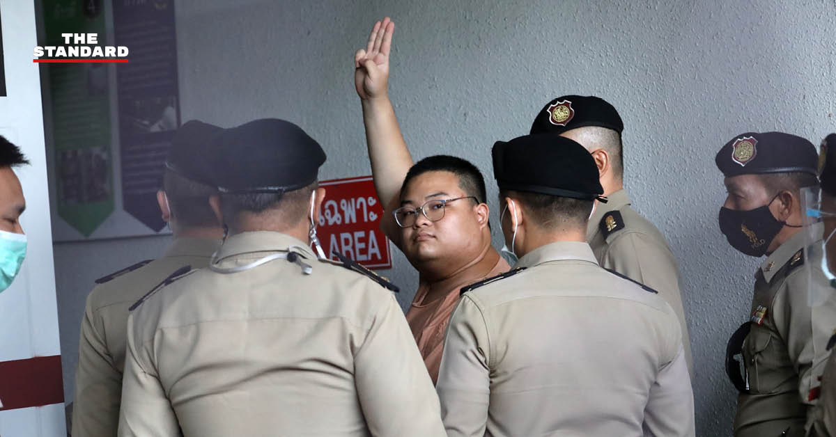 เพนกวิน ลั่นไม่เสียใจที่เสียอิสรภาพ แต่เสียใจที่ไม่ได้รับความเป็นธรรม หลังศาลสั่งจำคุก 15 วัน กรณีละเมิดอำนาจศาล