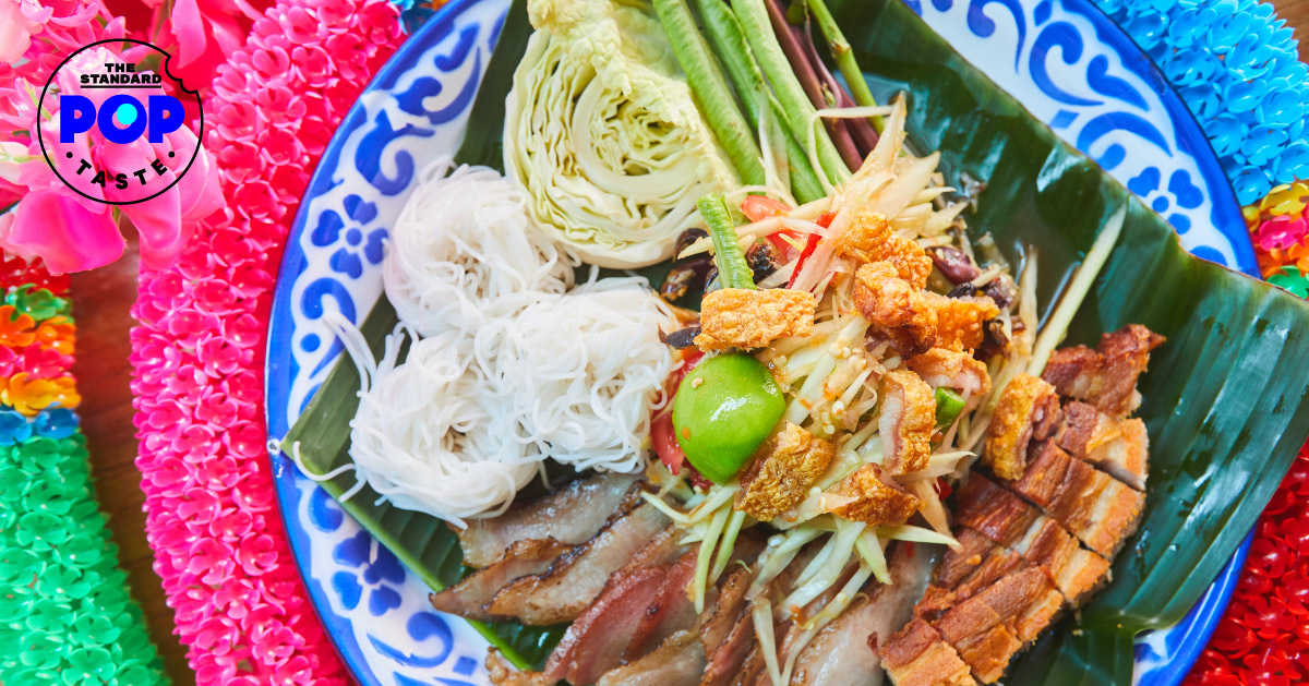 ‘ปีกุน’ ร้านอาหารอีสานธีมงานวัด เสิร์ฟเมนูหมูๆ ในคอนเซปต์ ‘กินหัว กินหาง กินกลางตลอดตัว’