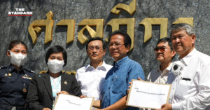 คนเดือนตุลา คัมแบ็กตั้งกลุ่ม OctDem หวังสังคมไทยไม่หวนคืนประวัติศาสตร์โหดร้าย ยื่นหนังสือขอศาลคืนสิทธิประกันตัว