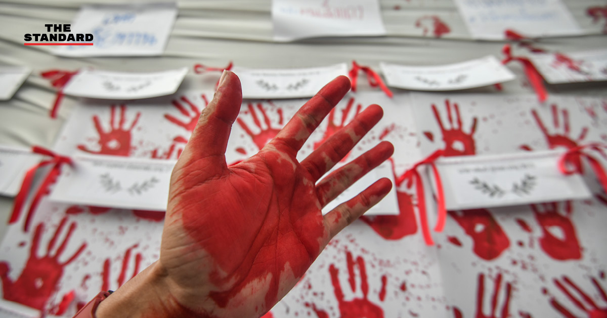 เสื้อแดงรำลึกผู้สูญเสียระหว่างชุมนุมปี 2553 ประกาศสนับสนุน 3 ข้อเรียกร้อง เคียงข้างการต่อสู้ของเยาวชน