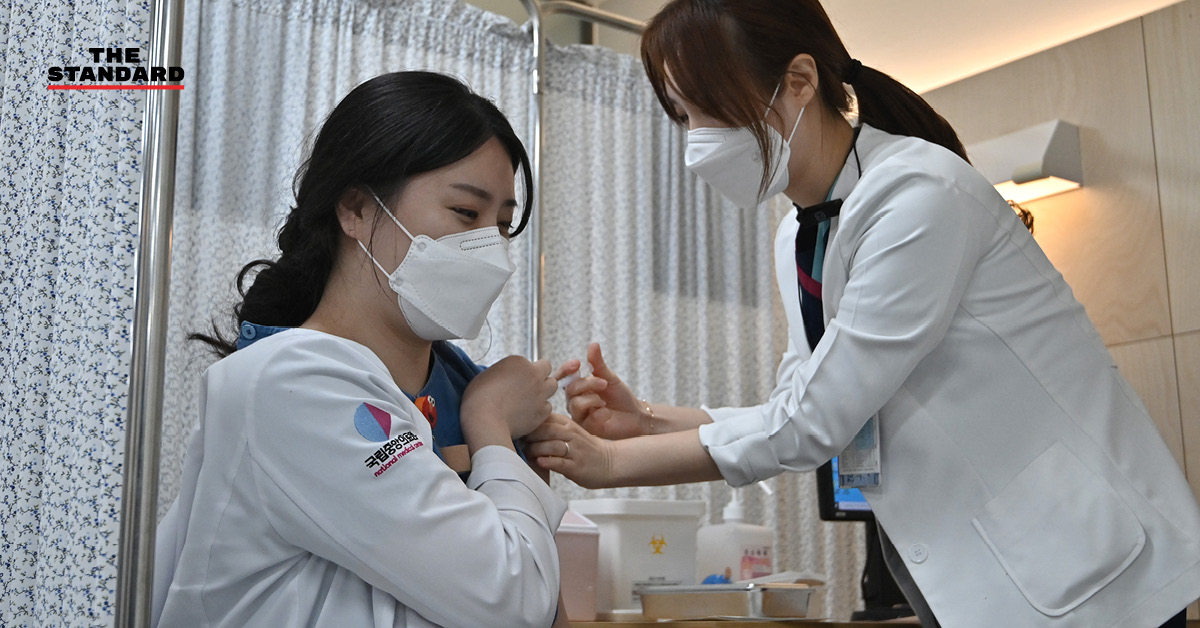 เกาหลีใต้เซ็น Pfizer นำเข้าวัคซีนป้องกันโควิด-19 อีก 40 ล้านโดส ‘เพื่อประชาชน’ รมว.สาธารณสุข เผย ‘มากเกินกว่า’ จำนวนประชากรทั้งประเทศ