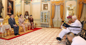 ในหลวง-พระราชินี