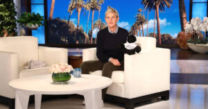 Ellen DeGeneres ไม่ต่อสัญญาทำรายการทอล์กโชว์ของเธอ พร้อมจะลาจอในปี 2022