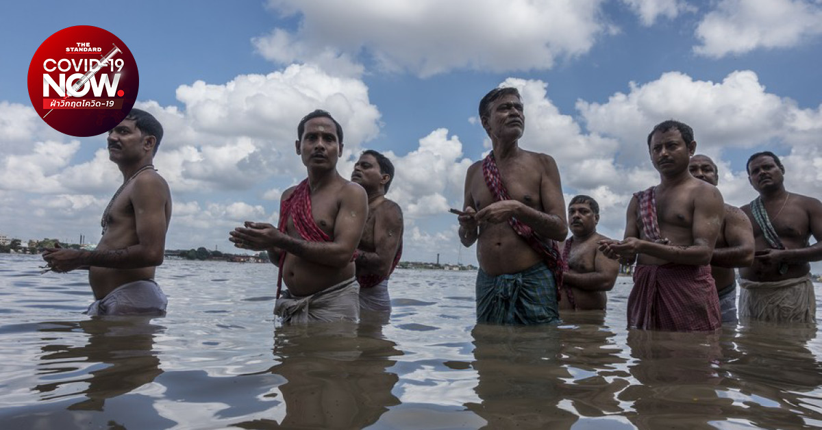 อินเดียวอนประชาชนหยุดทิ้งร่างผู้เสียชีวิตจากโควิด-19 ลงแม่น้ำคงคา