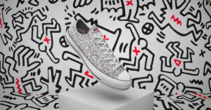 Converse x Keith Haring คอลเล็กชันพิเศษที่นำผลงานลายเส้นสีชอล์กสุดไอคอนิกของศิลปินระดับตำนานมาเล่น