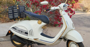 Vespa 946