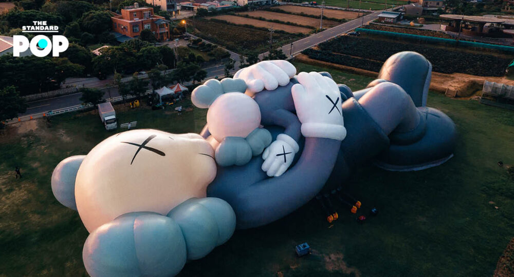 KAWS: HOLIDAY