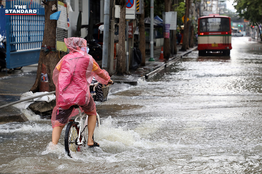 flood-in-thailand-2564-67