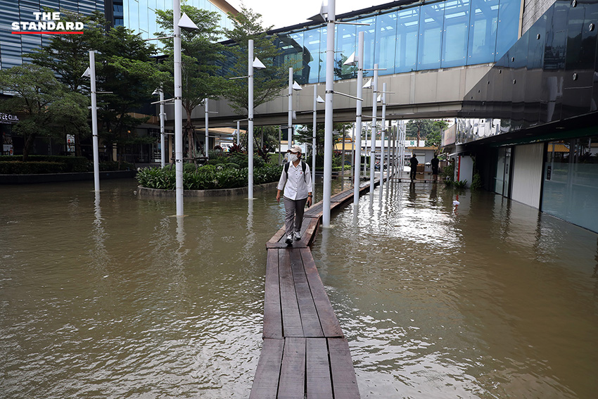 flood-in-thailand-2564-67