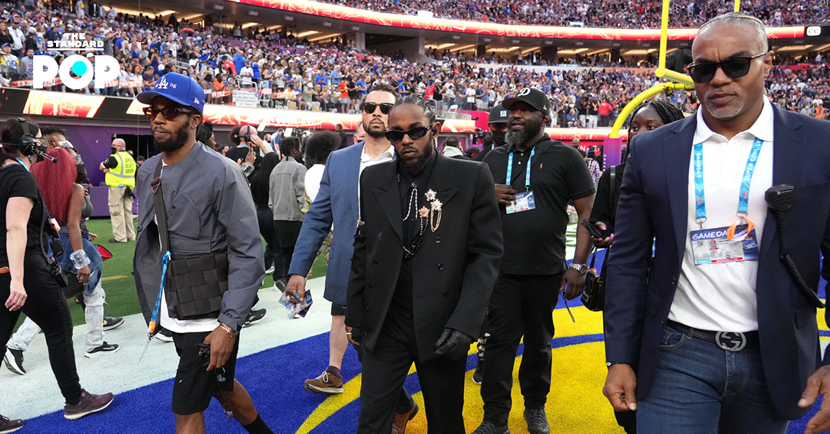 Kendrick Lamar ใส่ชุด Louis Vuitton คอลเล็กชันสุดท้ายของ Virgil Abloh ขึ้นแสดงโชว์ Super Bowl Halftime Show 2022