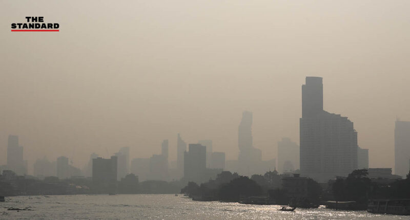 กทม. ตรวจพบค่าฝุ่น PM2.5 เกินมาตรฐาน 43 พื้นที่ AirVisual รายงานไทยพุ่งติดอันดับ 6 อากาศแย่สุดในโลก