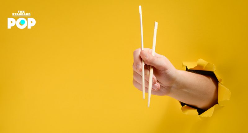 แฟมิลี่มาร์ทในญี่ปุ่นเลิกให้บริการส้อมพลาสติก และผลักดันการใช้ตะเกียบไม้ไผ่แทนเพื่อลดขยะพลาสติก