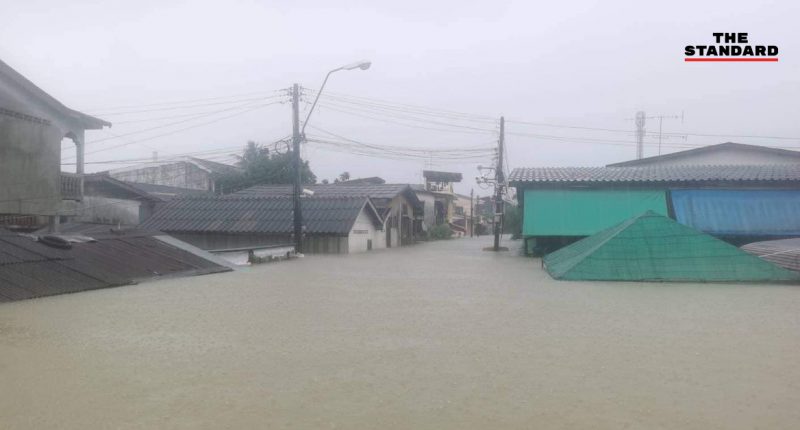 วิกฤตน้ำท่วมในตำบลมูโนะ สุไหงโก-ลก หลังระดับน้ำสูง 1-2 เมตร กระแสน้ำเชี่ยว-หน่วยงานเร่งช่วยเหลือ